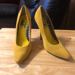 Women’s shoes size 8